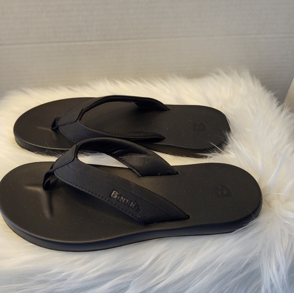 Bench Women Black Flip Flops, Size 6 - Picture 2 of 5